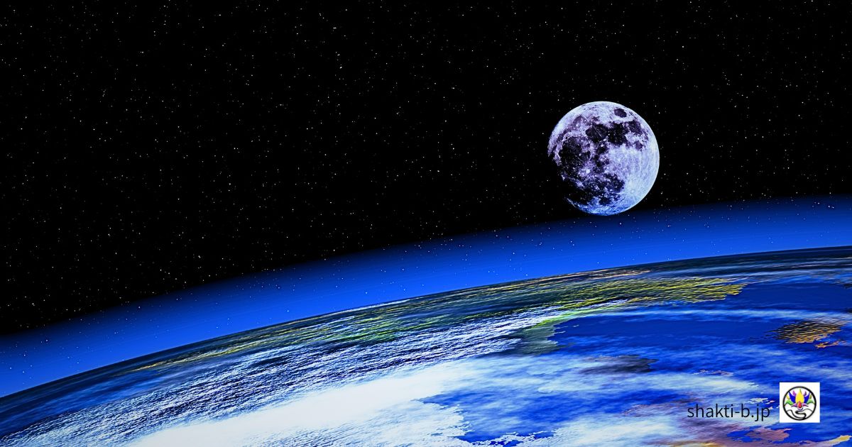 地球の上空に浮かび寄り添う満月