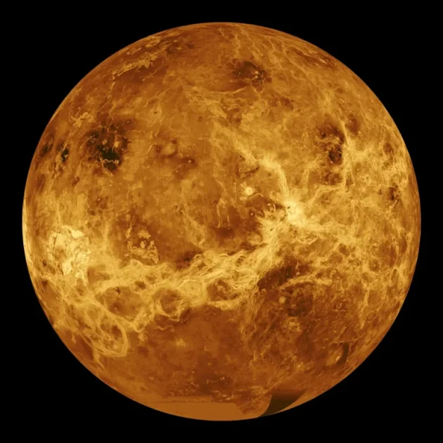 NASAマゼラン探査機が撮影した、独特の地形を持つ金星のカラー画像/NASA/JPL-Caltech